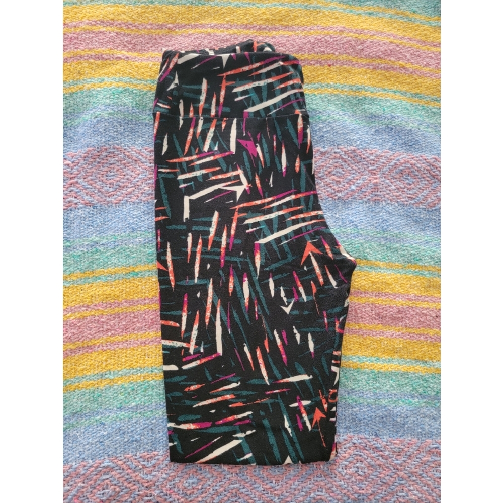 LuLaRoe Fun 90s Inspired Leggings OS